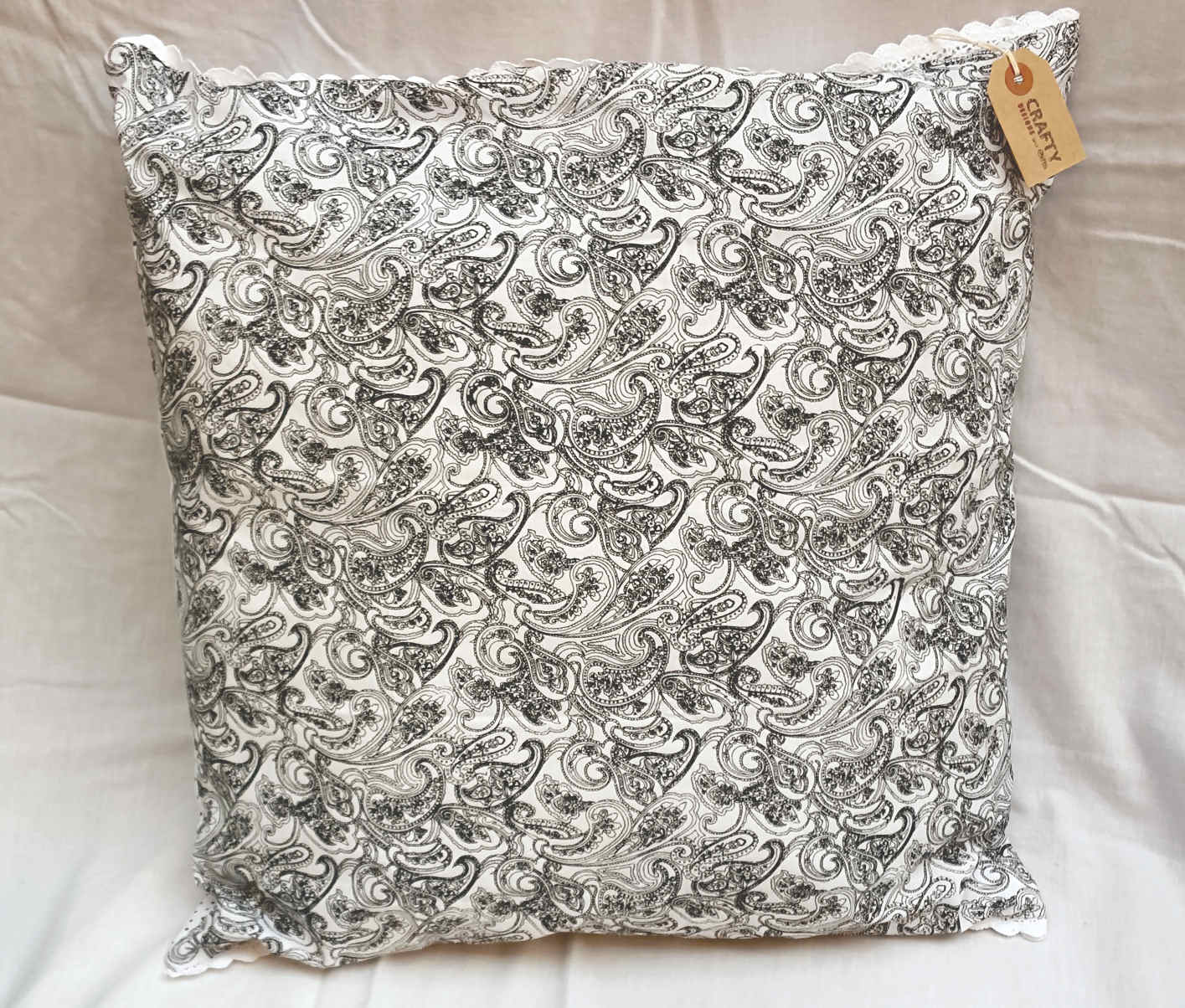 Black and white spotted pillow best sale